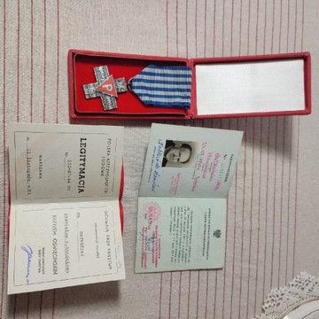 Odznaka Krzyż Oświęcimski PRL+ pakiet dokumentów 