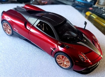 PIĘKNY METALOWY MODEL PAGANI HUARYA 1/22 NOWY