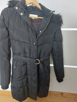 Czarny ocieplany płaszcz firmy Vila 34