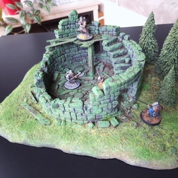 Ręcznie wykonana diorama ruin do gier bitewnych