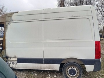 Mercedes Sprinter 907 lewy bok ćwiartka