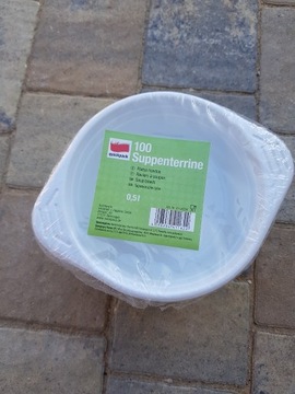 Zestaw plastikowych kieliszków 40 szt. Nowe. 