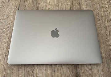 MacBook Pro 2020 13,3 jak NOWY