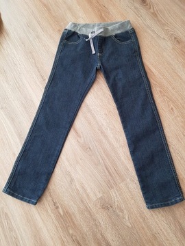 Spodnie jeansowe ze ściagaczem rozm. 134