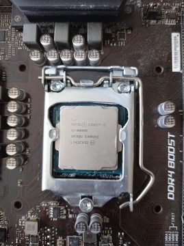 Sprzedam  procesor Intel Core I5 8600K