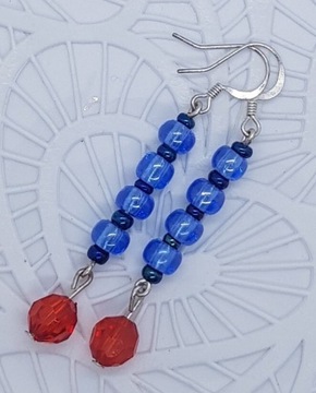 Niebieskie kolczyki czerwone kryształki handmade
