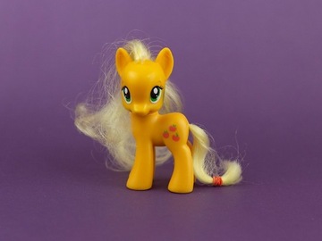 figurka My Little Pony Applejack G4 2010 r. Hasbro