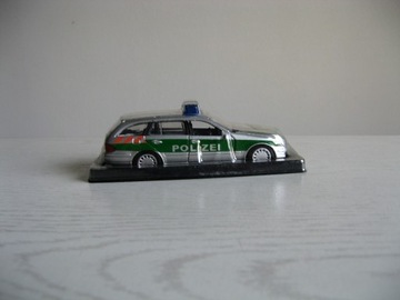 Samochód policyjny Mercedes-Benz E-Klasse/Nowy