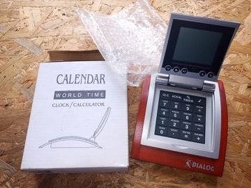 Kalkulator plus z zegarkiem na biurko