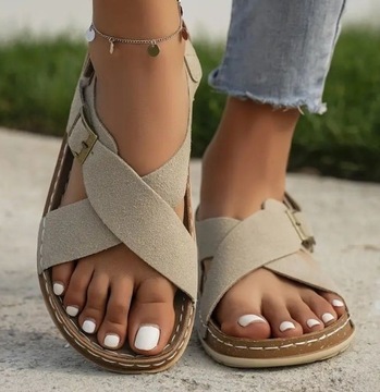 Wygodne ładne sandały rozmiar 38