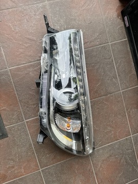 Lampa, reflektor lewa TOYOTA HILUX 15-19 VIII