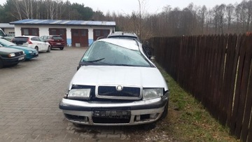 Skoda Octavia czesci drzwi maska blotnik