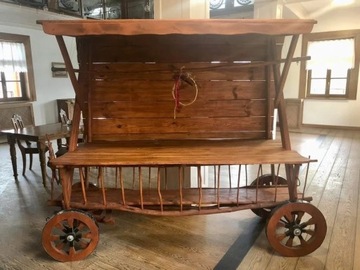 Drewniany wózek (stół wiejski)