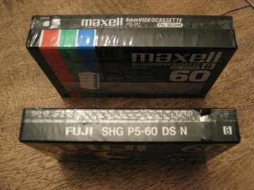 2 kasety 8mm -Fuji  i Maxell