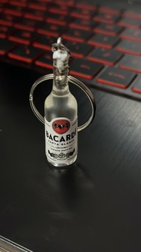 Brelok Bacardi imitacja butelka breloczek do klucz