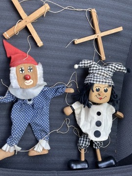 Dwie stare marionetki drewniane 