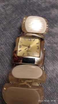 Zegarek damski quartz, koperta metalowa, 33×30mm