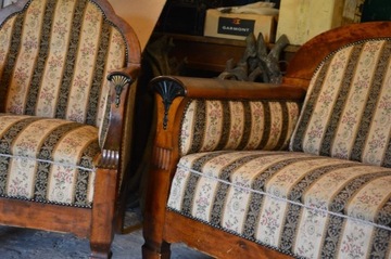 Komplet zabytkowych mebli sofa i dwa fotele