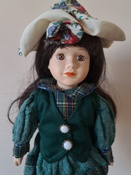 Wysoka lalka porcelanowa porcelain doll