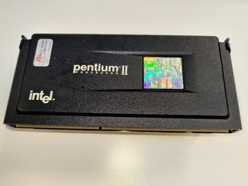 Pentium II 300 MHz Slot 1 SL2YK + radiator