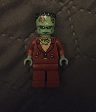 LEGO figurka potwora Frankensteina col055