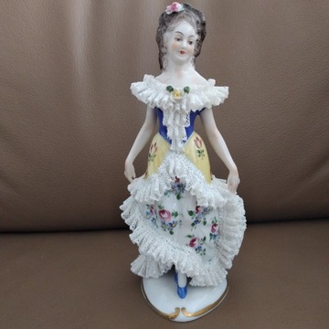 Figurka porcelanowa Volkstedt - 18cm.