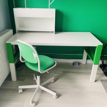 Biurko z krzesłem obrotowym dla dziecka Ikea