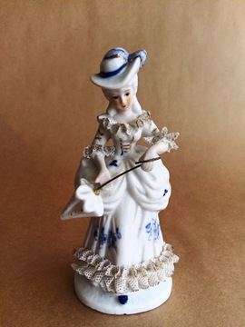 Porcelanowa figurka 'Dama z parasolem'. Barok