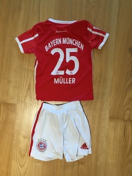 Koszulka dla chłopca + spodenki Bayern Monachium 5/6 lat