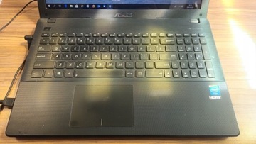 Laptop ASUS X551C wraz z ładowarką
