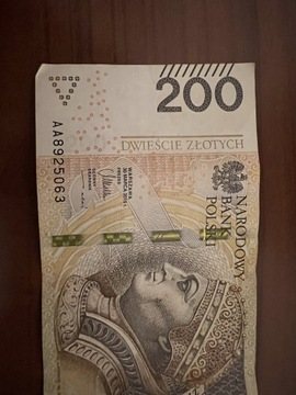 Banknot 200 zł seria AA