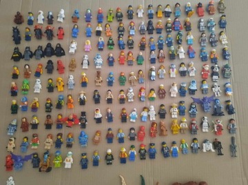 181 minifigurek+ zwierzęta 