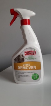 Nature's Miracle urine remover usuwa plamy z moczu