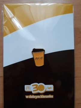McDonalds, Przypinka w kształcie Kawy McCafe.
