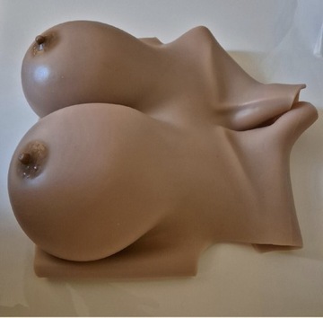 Sztuczny biust proteza piersi silikonowa 