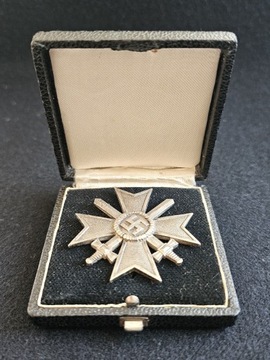 Krzyż Zasługi Wojennej 1Klasy z mieczami w pudełku
