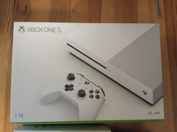 XBOX ONE S 1TB + PAD