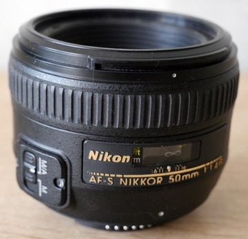 Obiektyw Nikon Nikkor AF-S 50/1,4  kompletny