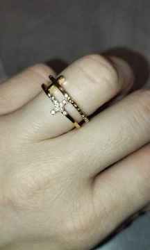 Pierścionek pierścień złoty obrączka krzyż krzyżyk