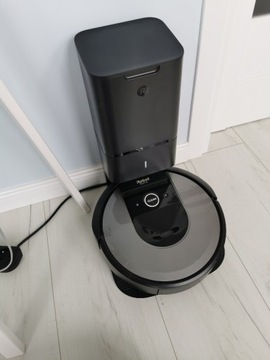 Airibot  roomba 7+