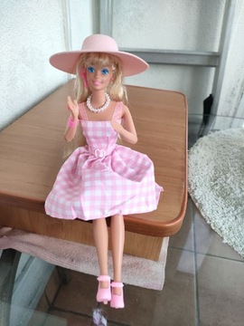 Ubranko dla lalki barbie- sukienka z kapeluszem 