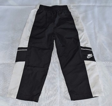 Chłopięce spodnie dresowe Nike 98-104 Nowe