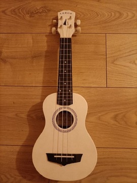 Ukulele Arrow z podstawką