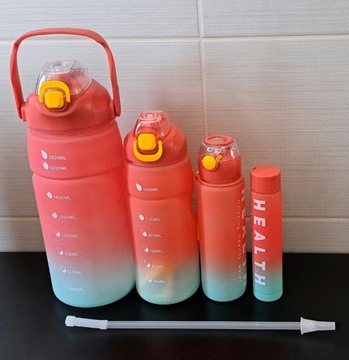 Zestaw 4 sportowych butelek na wodę - 5800 ml