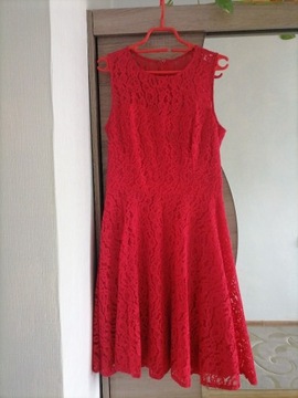 Sukienka z czerwonej koronki roz 38. 