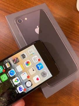 iPhone 8 64GB. Stan bardzo dobry, bateria 100%