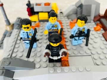 Okazja !!! LEGO 3 Figurki city policja i złoczyńca