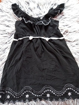 Piękna czarna, wiązana sukieneczka 
