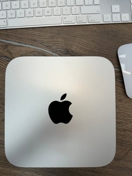 Mac mini Czip Apple M1 z 8 rdzeniowym CPU, 8 rdzeniowym GPU