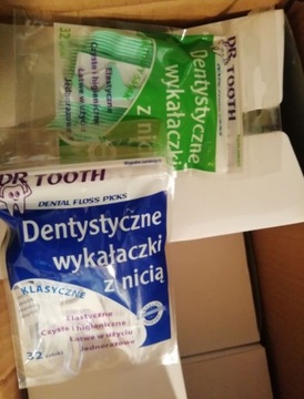 Nici dentystyczne z wykałaczką